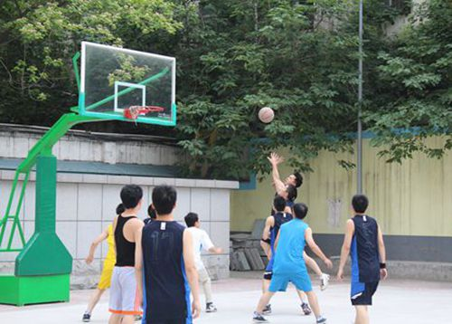 “庆祝建院50周年员工篮球联赛”正式开赛