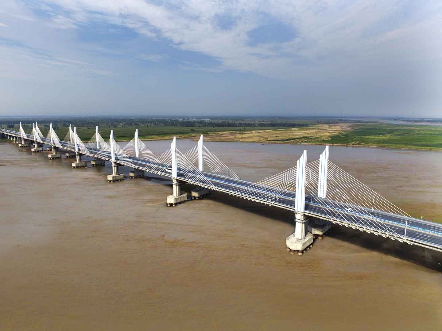 大广高速公路开封黄河大桥