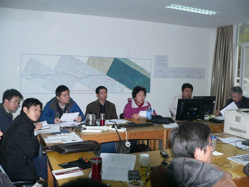 王麗副總經(jīng)理兼總工帶隊(duì)檢查外業(yè)工作 