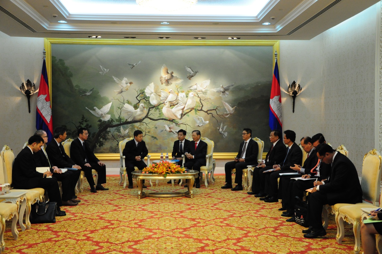 常兴文董事长一行拜会柬埔寨王国吉春副总理 
