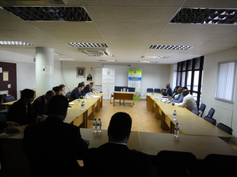 援纳米比亚新机场公路考察项目组如期抵达考察工作全面展开/ 援纳米比亚新机场公路考察项目组如期抵达考察工作全面展开