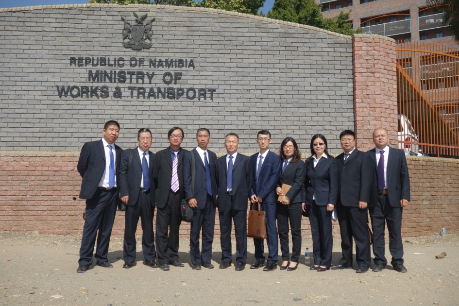 援纳米比亚新机场公路考察项目组如期抵达考察工作全面展开/ 援纳米比亚新机场公路考察项目组如期抵达考察工作全面展开