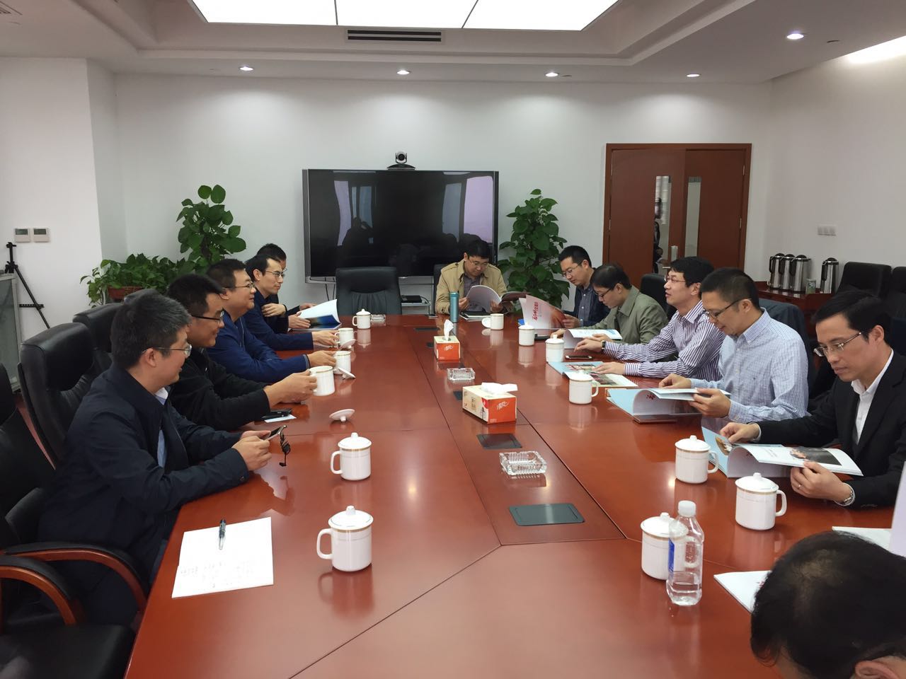 毛振杰书记赴上海路桥（集团）洽谈合作事项