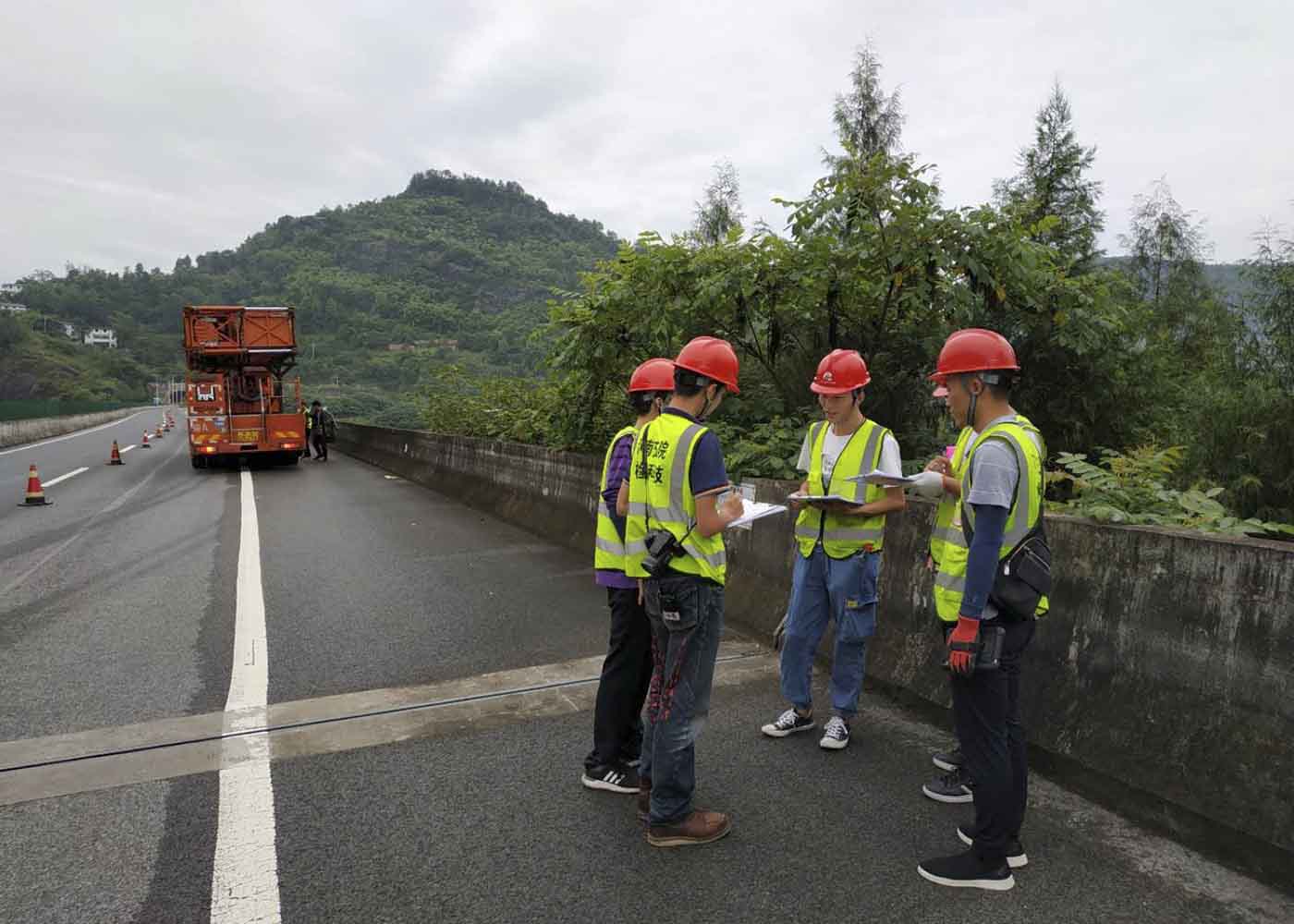 检测科技公司中标重庆高速集团2020年至2021年桥隧定期检查（监测）及设计项目
