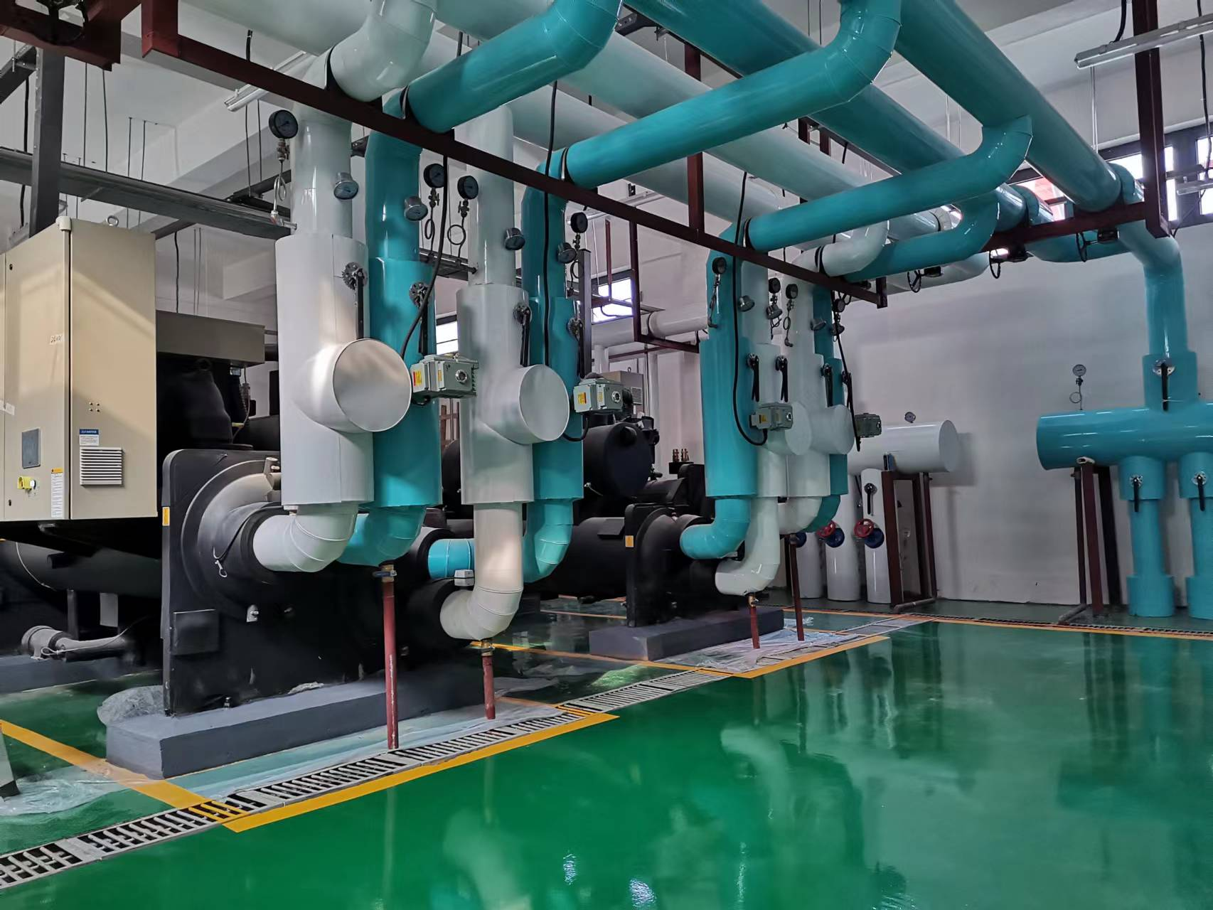 公司原阳产业基地地源热泵系统节能效果显著